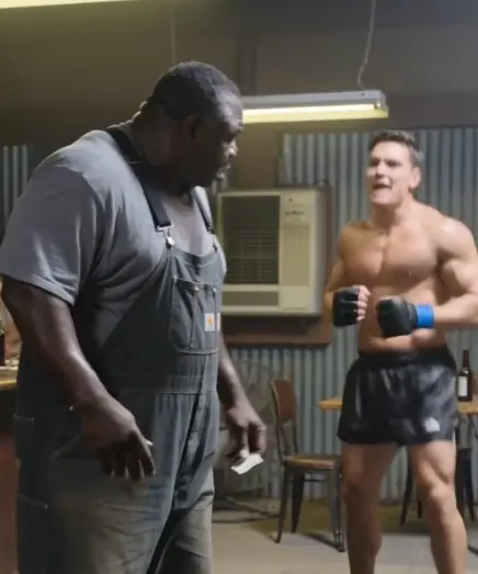 A Young Fighter Offered $500 to Embarrass an Old Farmer — Then the Farmer Slowly Took Off His Boots