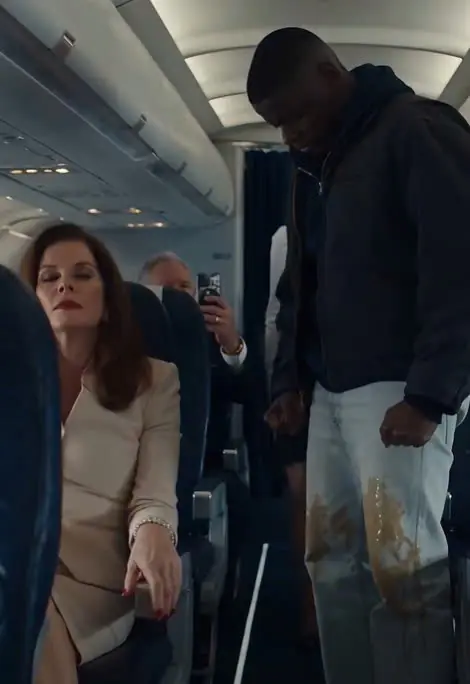 She Stole My First-Class Seat And Spilled My Coffee While The Flight Crew Ignored My Ticket