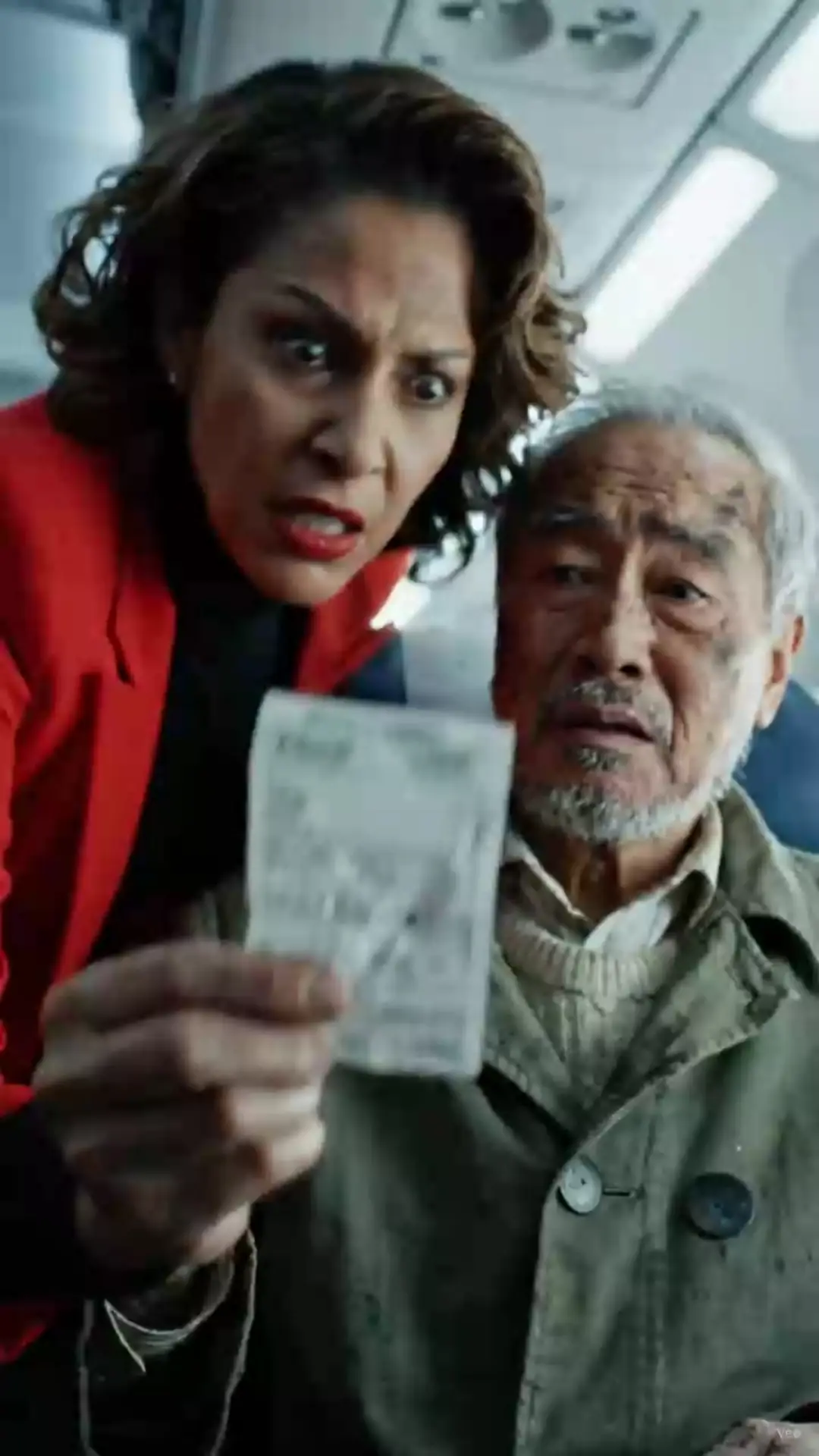 A Rude Passenger Demanded an Elderly Man’s Airplane Seat—But When the Flight Attendant Stepped In, an Unexpected Truth Left Everyone Speechless!